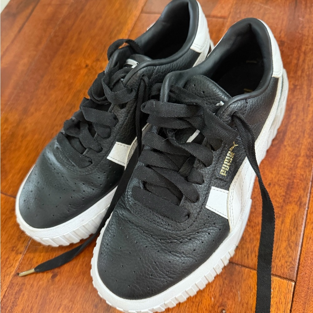 Puma Womens Cali Black & White Sneaker sz 7